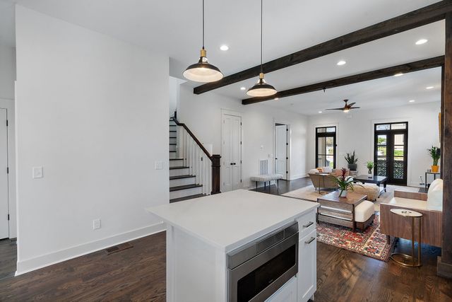 1510 E Stewarts Ln, Nashville, TN 37218