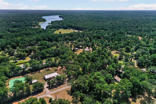 21051 Country Pines Road, Magnolia, TX 77355