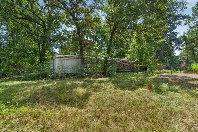21051 Country Pines Road, Magnolia, TX 77355