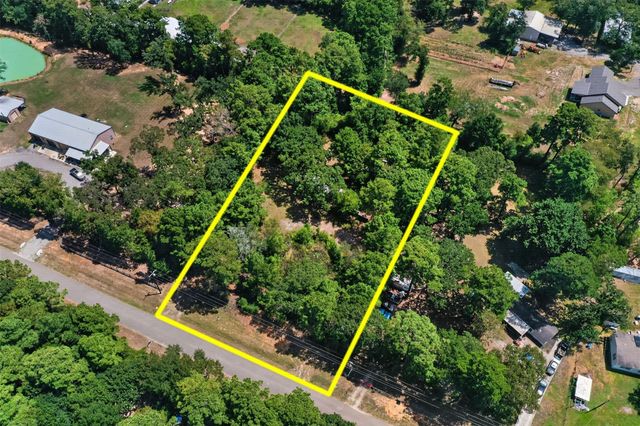21051 Country Pines Road, Magnolia, TX 77355