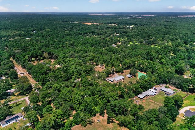 21051 Country Pines Road, Magnolia, TX 77355