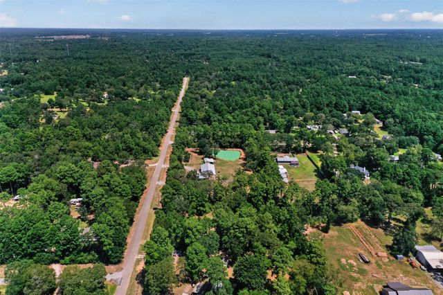 21051 Country Pines Road, Magnolia, TX 77355