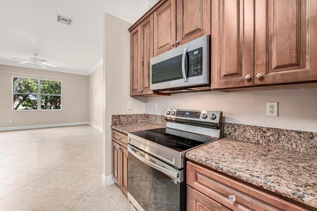 9778 BOWLINE Drive 201, West Palm Beach, FL 33411