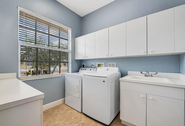 9778 BOWLINE Drive 201, West Palm Beach, FL 33411