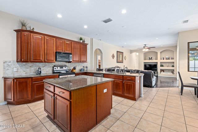 1059 Natural Oaks Drive, Orange City, FL 32763