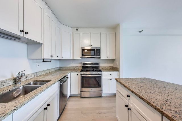 33 W ONTARIO Street 32H, Chicago, IL 60654