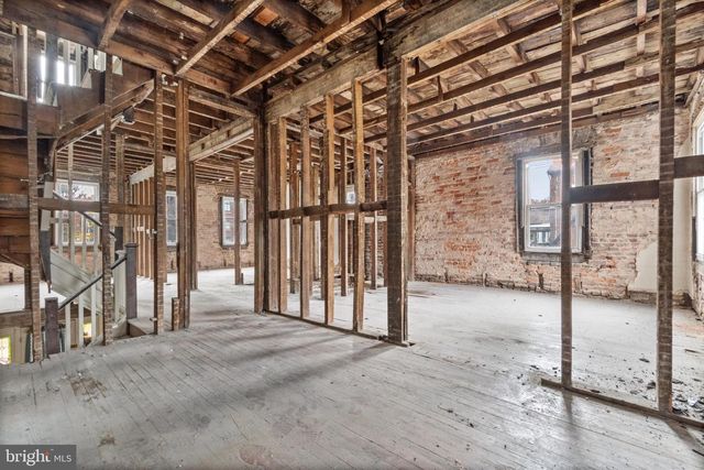 109 E 33RD ST, Baltimore, MD 21218