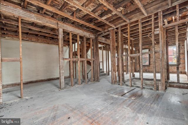 109 E 33RD ST, Baltimore, MD 21218