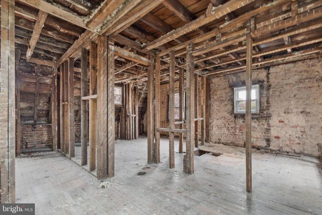 109 E 33RD ST, Baltimore, MD 21218