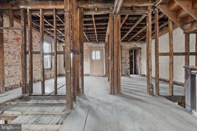 109 E 33RD ST, Baltimore, MD 21218