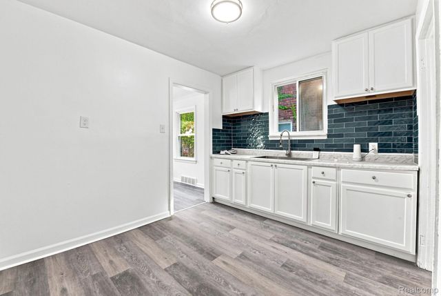 9733 Somerset Avenue, Detroit, MI 48224