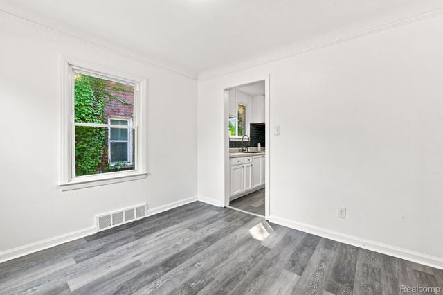 9733 Somerset Avenue, Detroit, MI 48224
