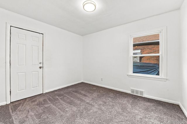 9733 Somerset Avenue, Detroit, MI 48224