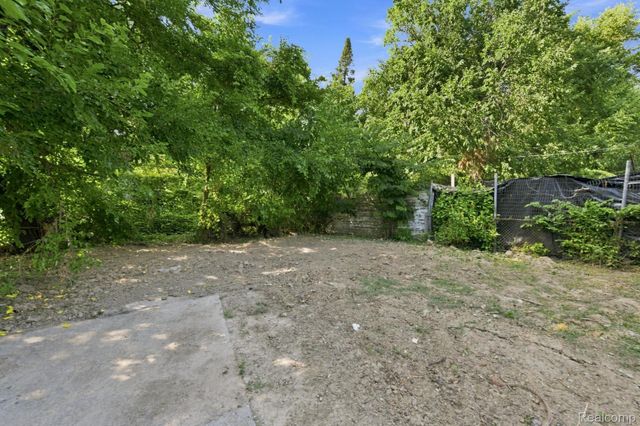 9733 Somerset Avenue, Detroit, MI 48224