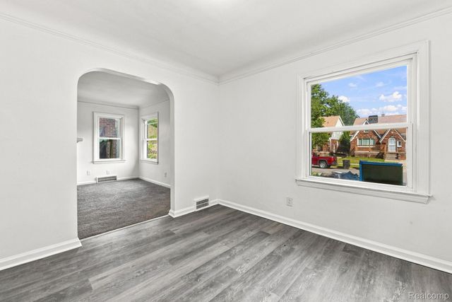 9733 Somerset Avenue, Detroit, MI 48224