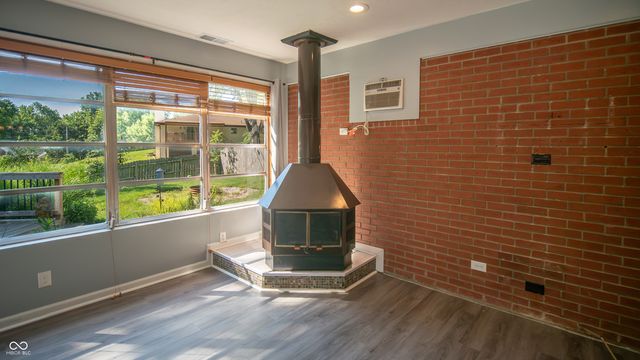 5855 Andover Road, Indianapolis, IN 46220