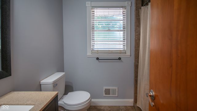 5855 Andover Road, Indianapolis, IN 46220