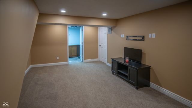 5855 Andover Road, Indianapolis, IN 46220