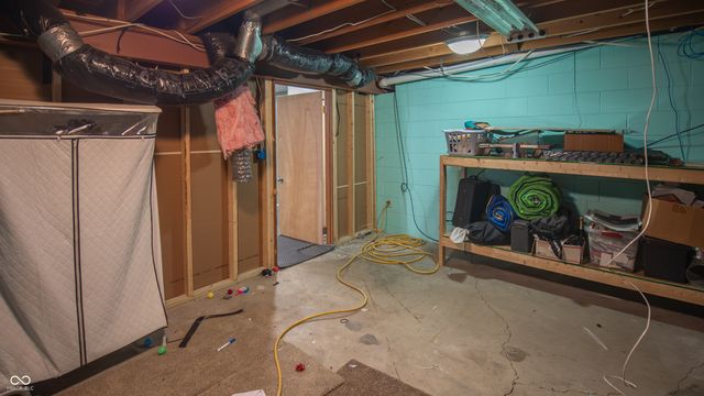 5855 Andover Road, Indianapolis, IN 46220