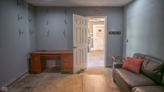 5855 Andover Road, Indianapolis, IN 46220