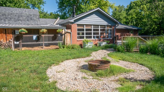 5855 Andover Road, Indianapolis, IN 46220
