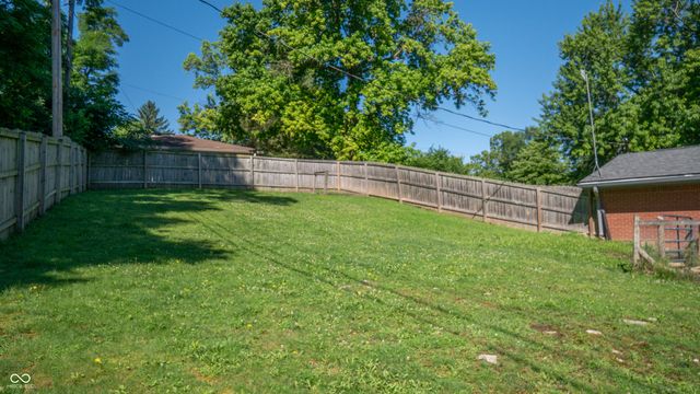5855 Andover Road, Indianapolis, IN 46220