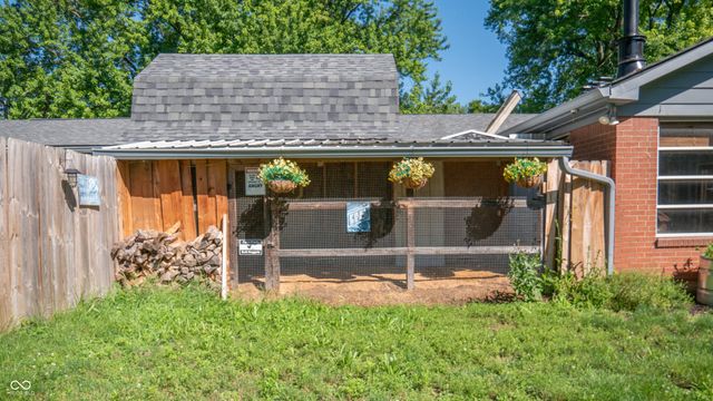 5855 Andover Road, Indianapolis, IN 46220