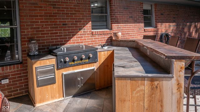 5855 Andover Road, Indianapolis, IN 46220