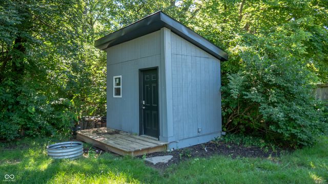 5855 Andover Road, Indianapolis, IN 46220