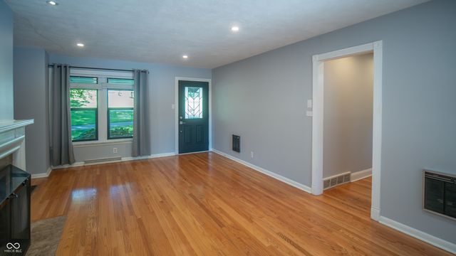5855 Andover Road, Indianapolis, IN 46220
