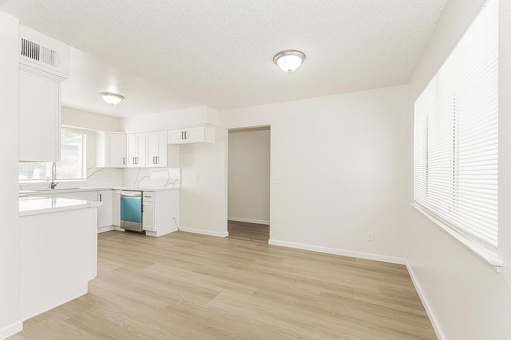 Image 13 of property listing at 2652 Purdue, Clovis, CA 93611