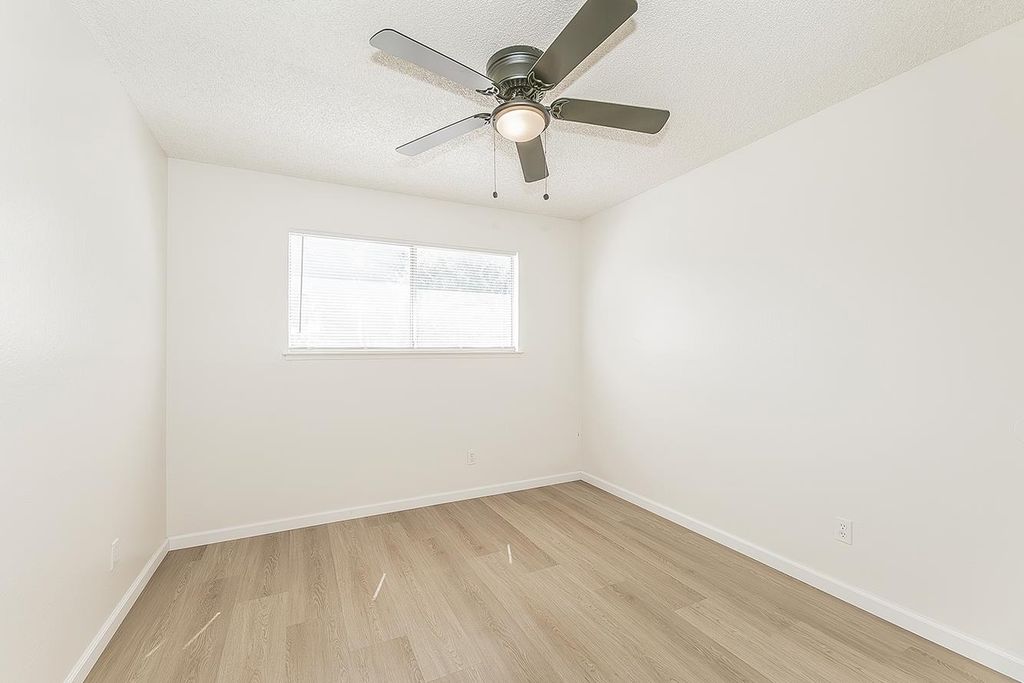 Image 29 of property listing at 2652 Purdue, Clovis, CA 93611