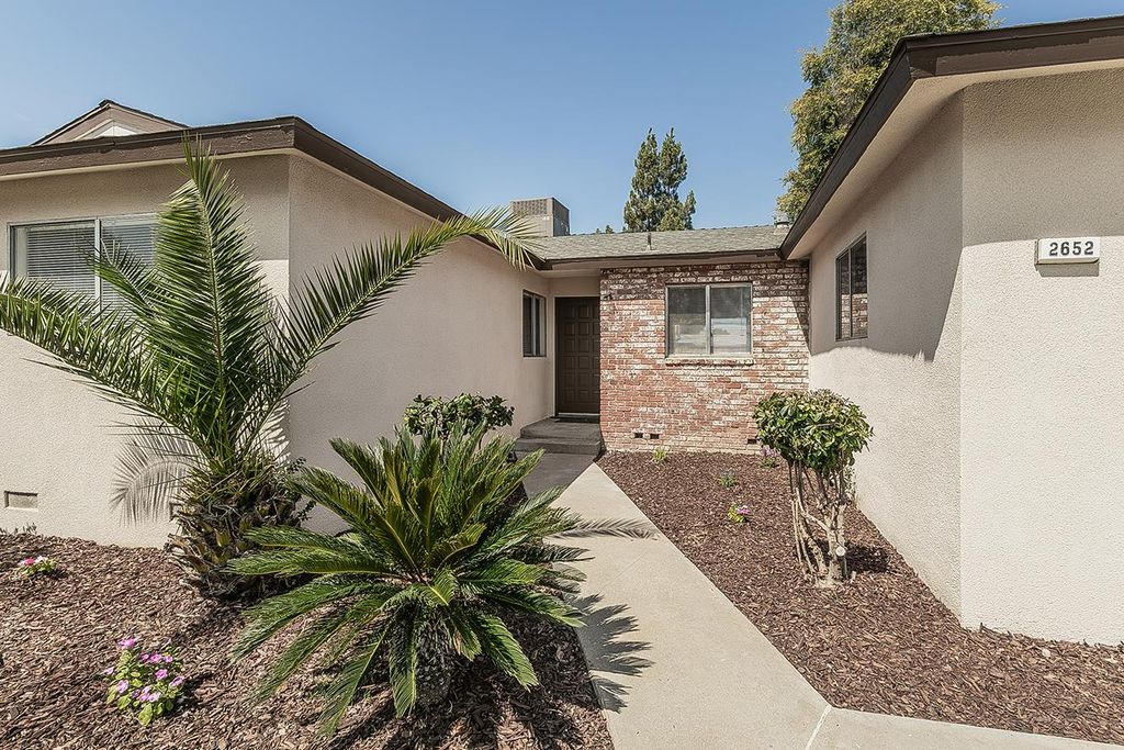 Image 3 of property listing at 2652 Purdue, Clovis, CA 93611