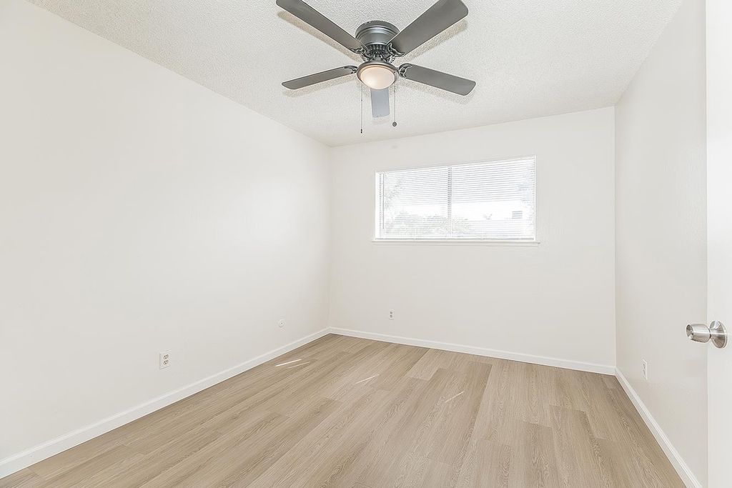 Image 31 of property listing at 2652 Purdue, Clovis, CA 93611