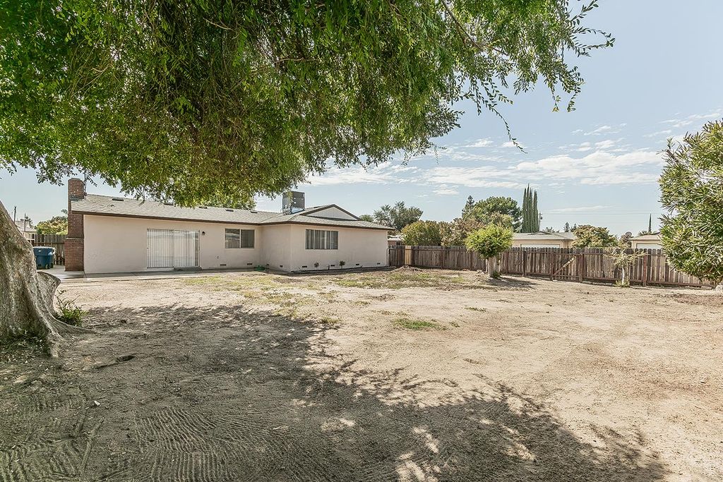 Image 36 of property listing at 2652 Purdue, Clovis, CA 93611