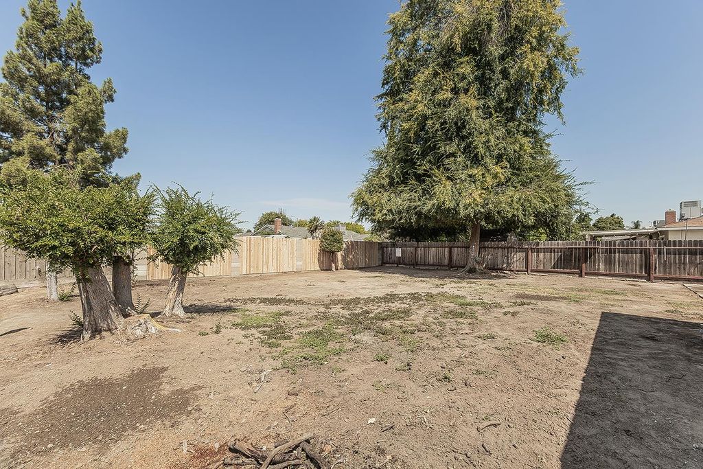 Image 39 of property listing at 2652 Purdue, Clovis, CA 93611