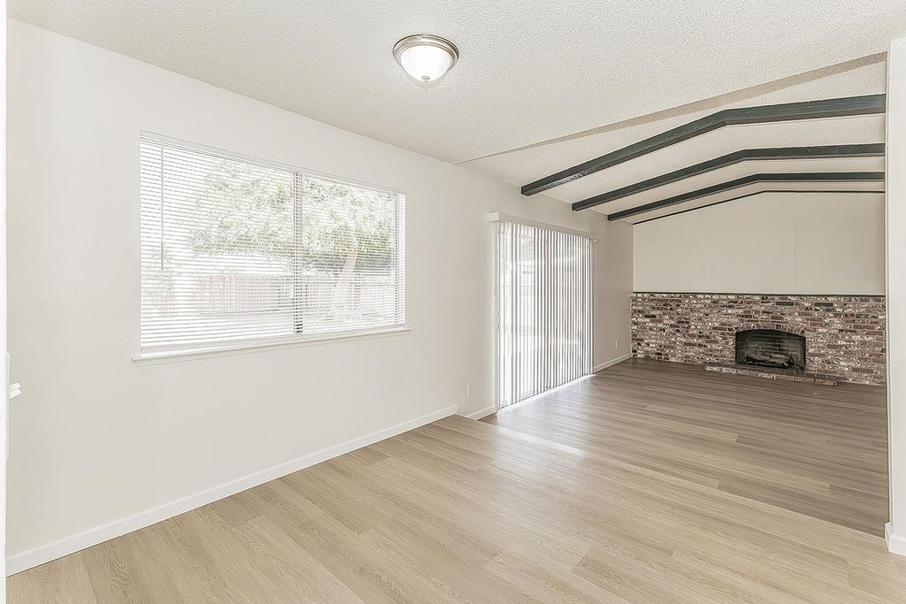 Image 7 of property listing at 2652 Purdue, Clovis, CA 93611