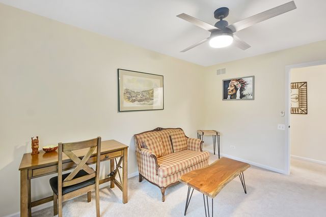 627 N Charter Hall Drive, Palatine, IL 60067