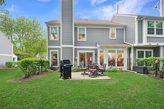 627 N Charter Hall Drive, Palatine, IL 60067