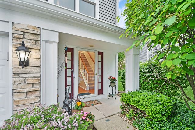 627 N Charter Hall Drive, Palatine, IL 60067