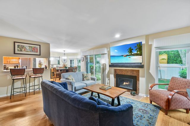627 N Charter Hall Drive, Palatine, IL 60067