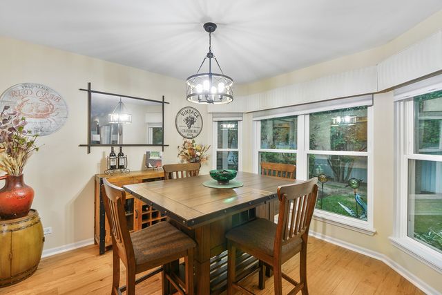 627 N Charter Hall Drive, Palatine, IL 60067