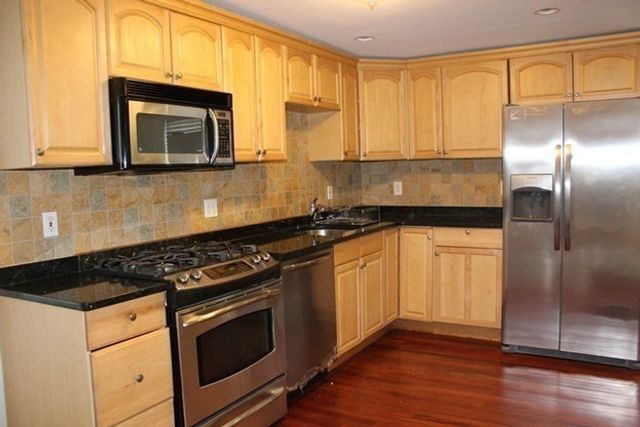 80 E Division 3, Braintree, MA 02184