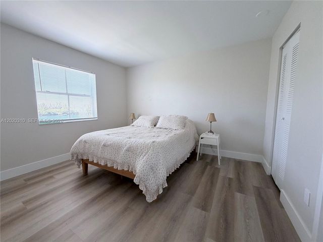 8240 SW 210th St 302, Cutler Bay, FL 33189