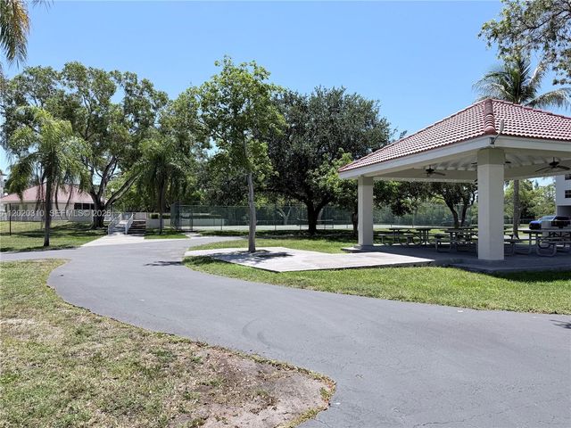 8240 SW 210th St 302, Cutler Bay, FL 33189