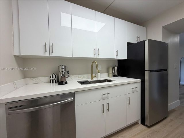 8240 SW 210th St 302, Cutler Bay, FL 33189