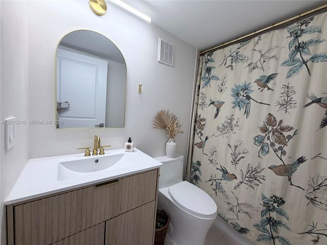 8240 SW 210th St 302, Cutler Bay, FL 33189