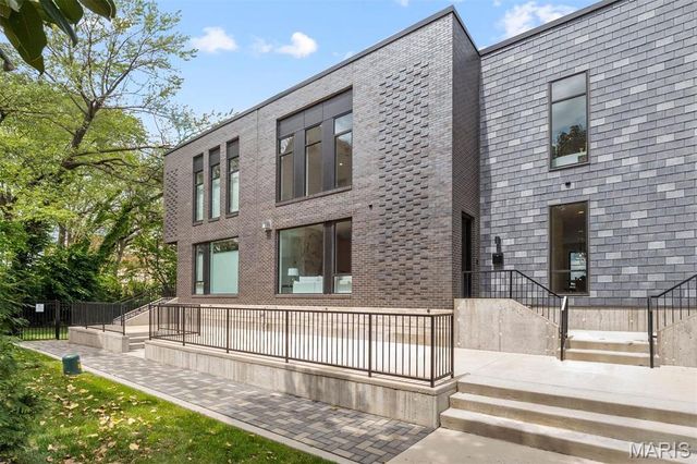 215 N Sarah Street 12, St Louis, MO 63108