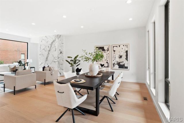 215 N Sarah Street 12, St Louis, MO 63108