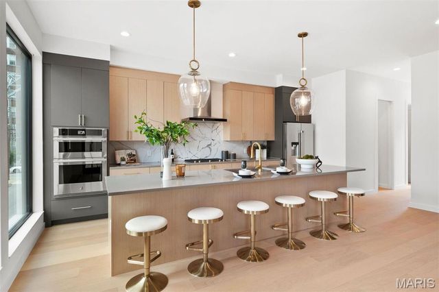 215 N Sarah Street 12, St Louis, MO 63108